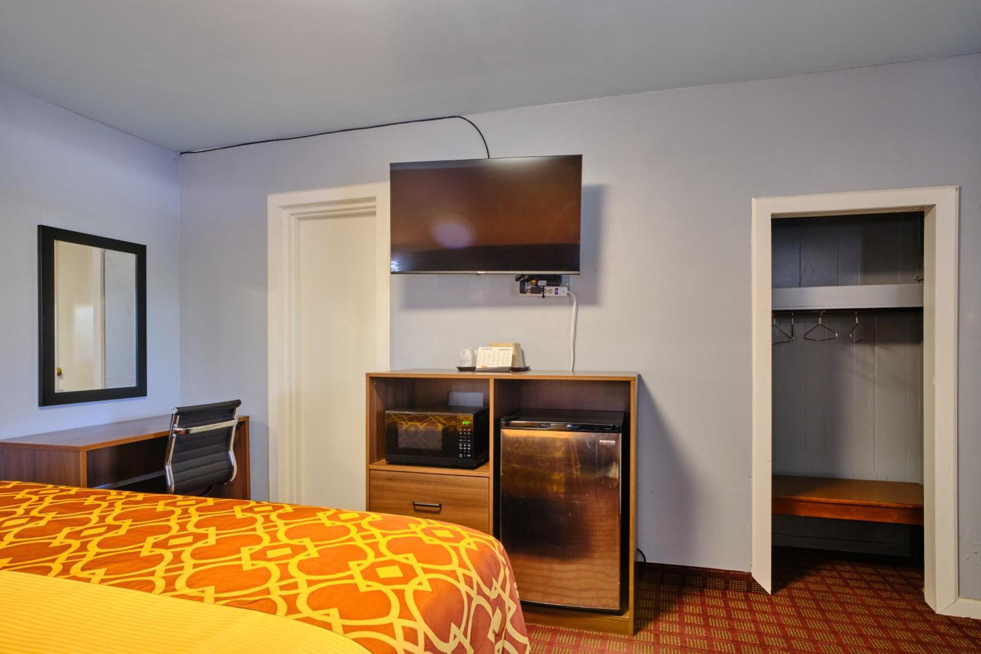 Economy Motel 2*