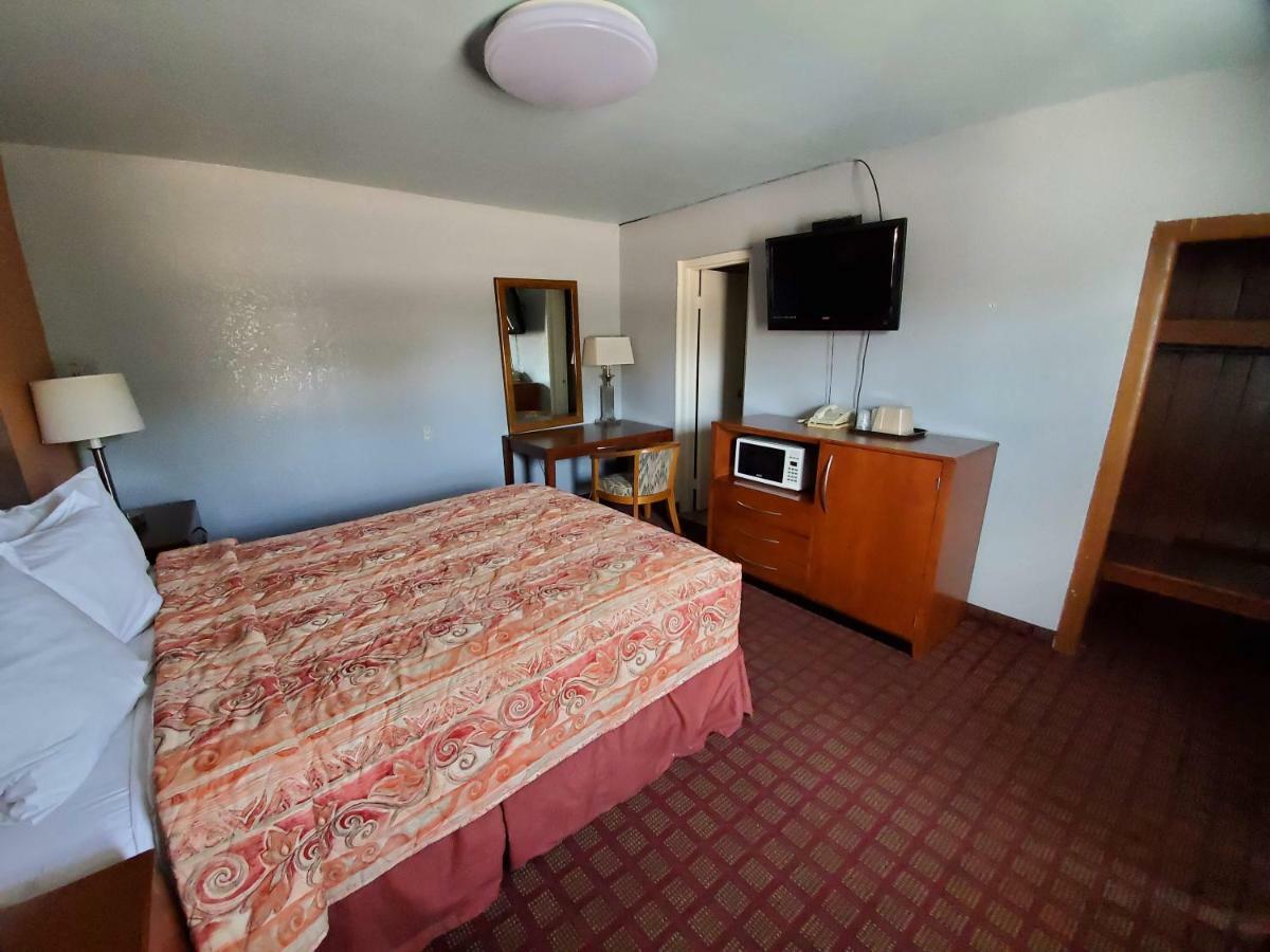Economy Motel 2*