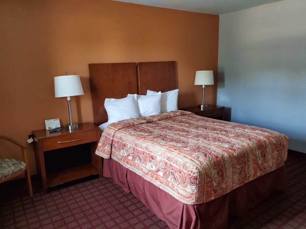 Economy Motel 2*